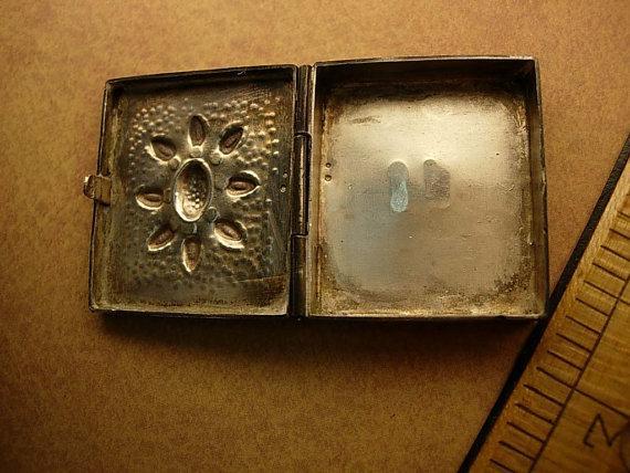 Antique sterling Stamp Box Arts and crafts repousse Hallmarked Sterling Mexico