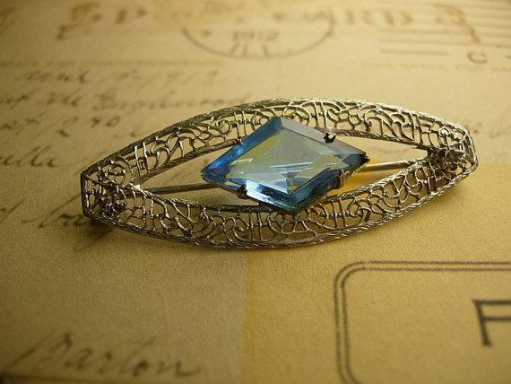 Antique Deco Filigree brooch faceted blue stone