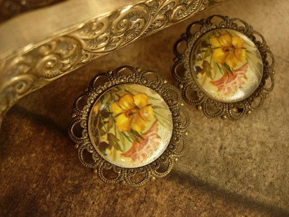 1930's Filigree flower clip on earrings