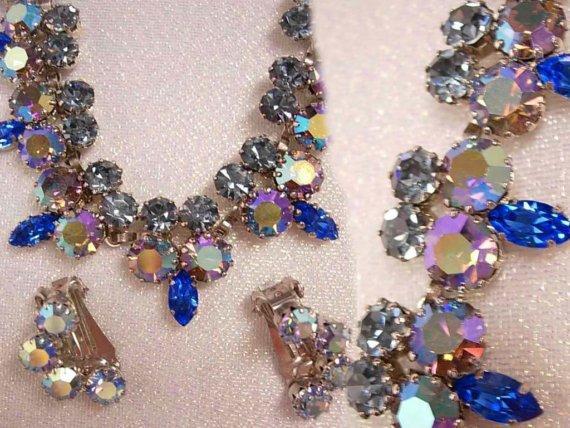 GORGEOUS Blue Weiss Aurora borealis Glass necklace and earrings Fit for the NEW Queen