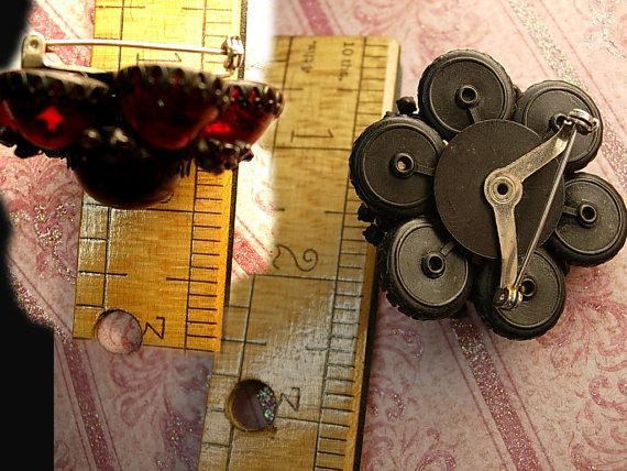Vintage Blood RED Brooch Bubbles with Japanned with Fuchsia accents Unsigned beauty