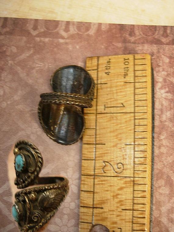 Vintage INdian sterling turquoise ring large setting with ornate etruscan work SIGNED