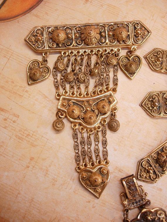 Vintage Fabulous ETRUSCAN Parure NEcklace Brooch and bracelet Signed Etrusceana