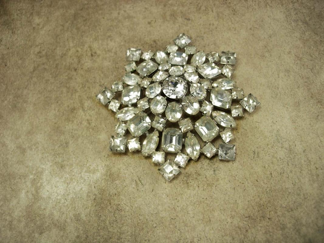 HUGE Vintage Kramer BRooch Signed Rhinestone star statement brooch