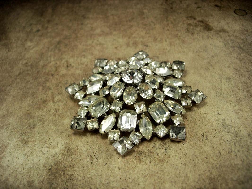 HUGE Vintage Kramer BRooch Signed Rhinestone star statement brooch