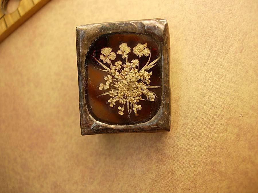 Victorian Memento mori Brooch Mourning flower