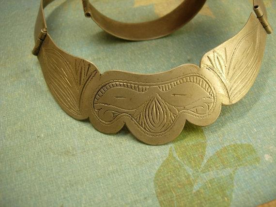 VIntage Indian Princess collar and bracelet set Etched metal necklace