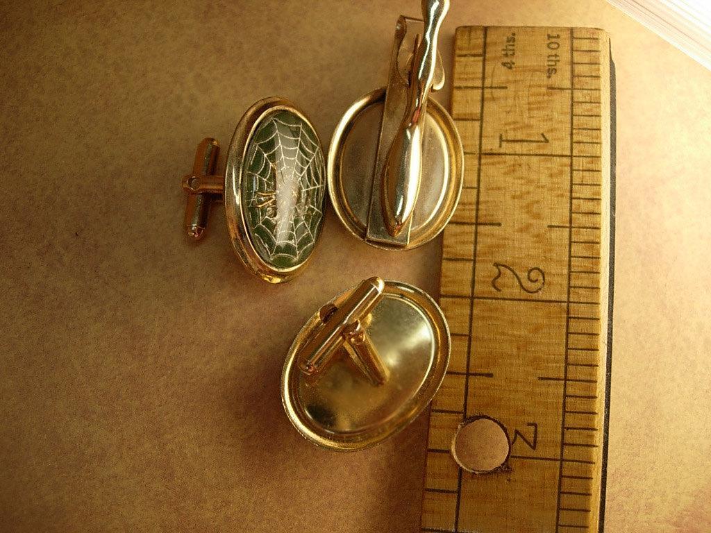 VIntage Spider Web Cufflinks with raised spiders Tie tack men's cufflink set