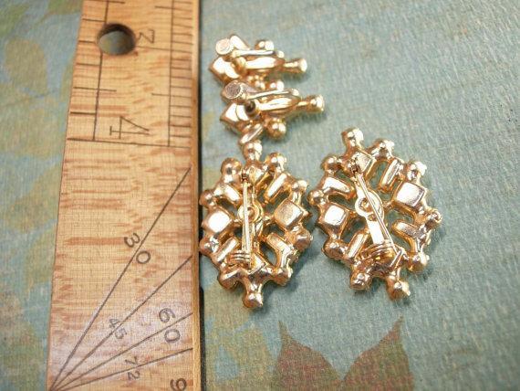 VIntage Moonstone and rhinestone duette brooch and screw on earrings