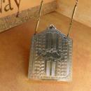 Vintage art deco wrist compact powder and coins with original chain and mirror