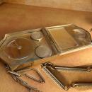 Vintage art deco wrist compact powder and coins with original chain and mirror