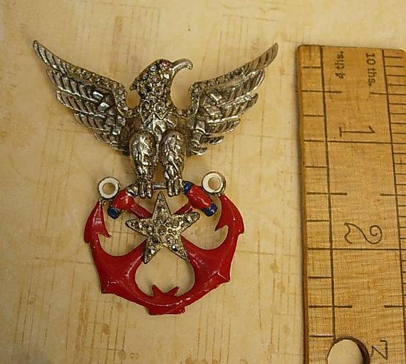 1940 vintage Eagle patriotic brooch with rhinestones and red enamel stars unsigned beauty