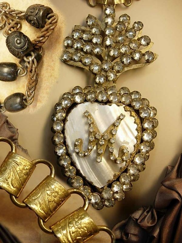 Sacred heart necklace Paste Ex voto Locket rosary bookchain hidden reliquary compartment