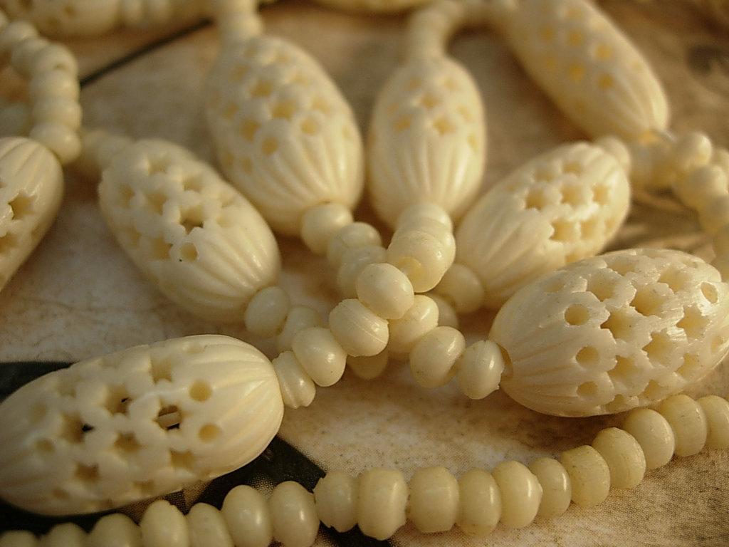 Antique Ivory necklace Victorian carved Ivory lariat necklace