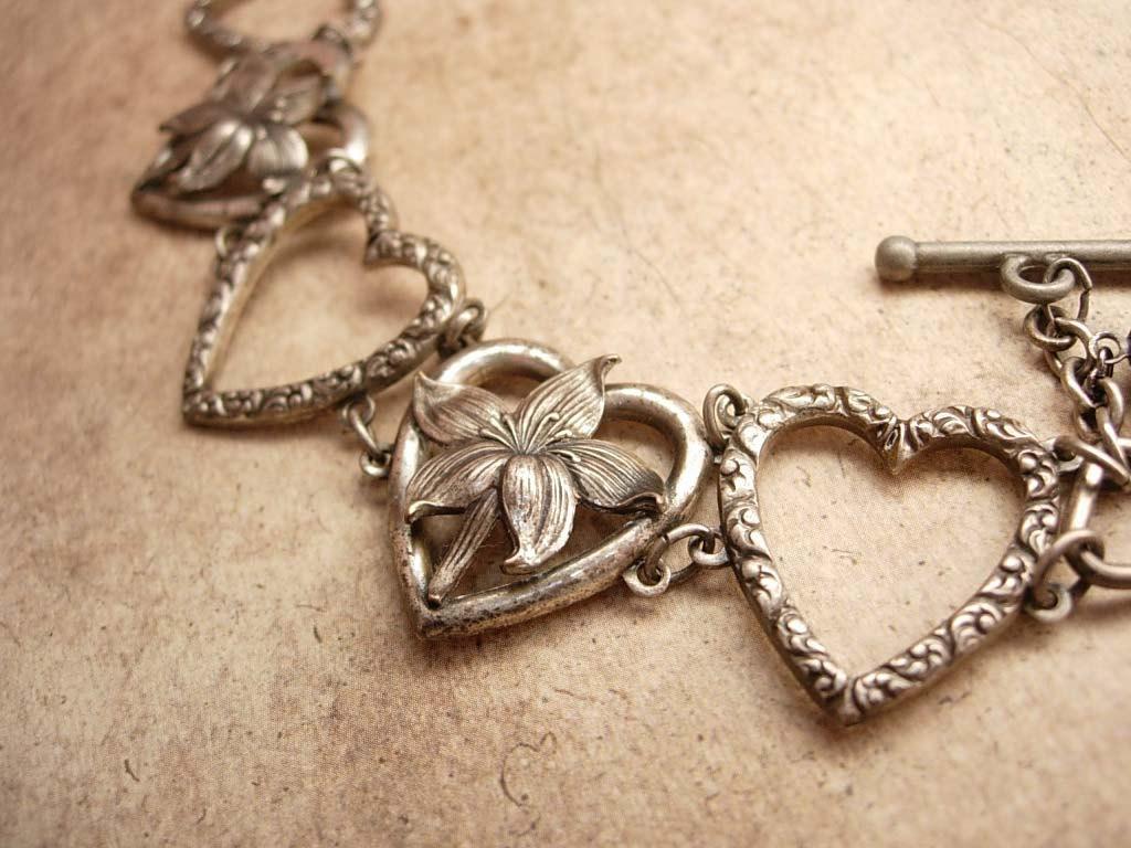 VIntage Victorian Sweetheart Fob Bracelet with locket for Valentines day