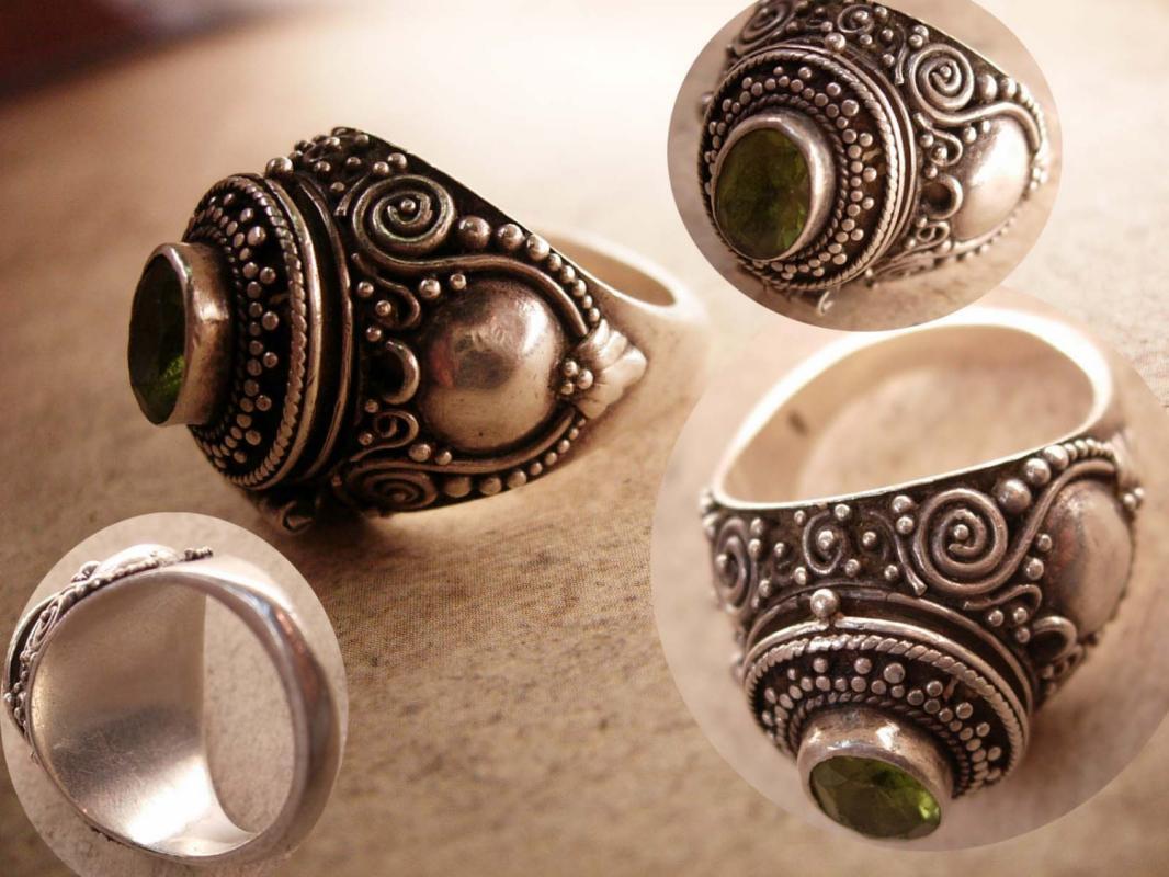 Vintage Sterling Peridot Poison Ring Cleopatras delight