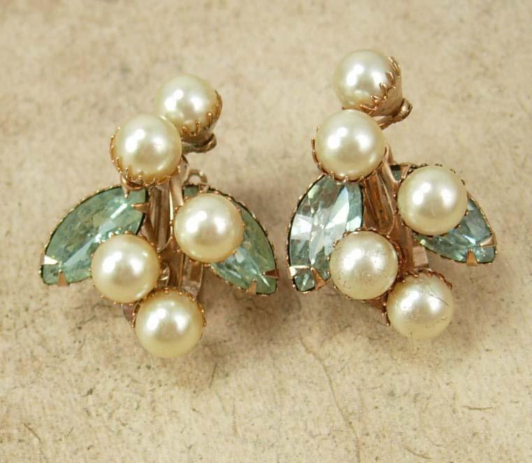 1940's Vintage Pearl Rhinestone cluster earrings clip on riveted settings purple rhinestone