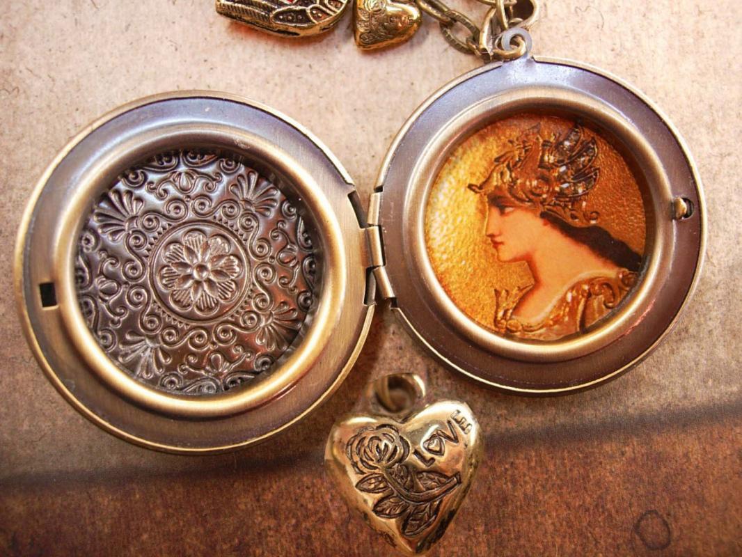 Valentine RED Locket Necklace Heart Charms fobs GOddess Minerva portrait Believe charm