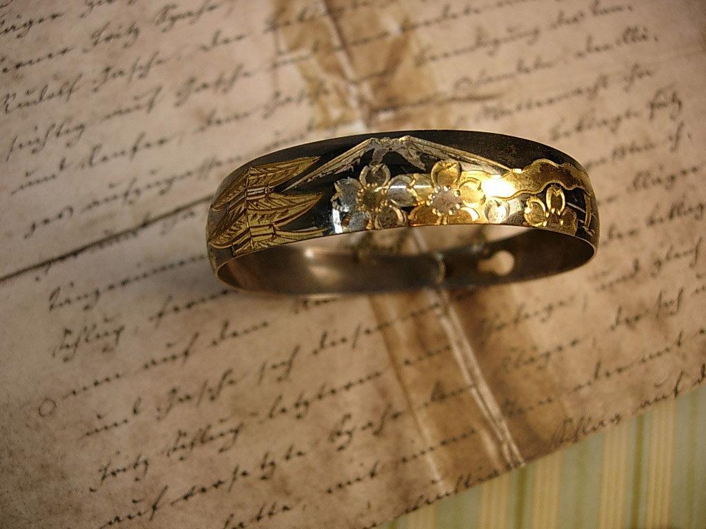 Antique Japanese bracelet Pagoda Mount Fuji and Cherry Blossom flower mixed metal buckle bangle