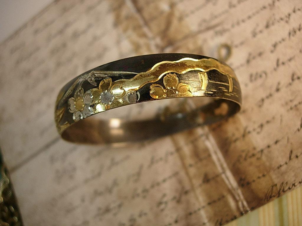 Antique Japanese bracelet Pagoda Mount Fuji and Cherry Blossom flower mixed metal buckle bangle
