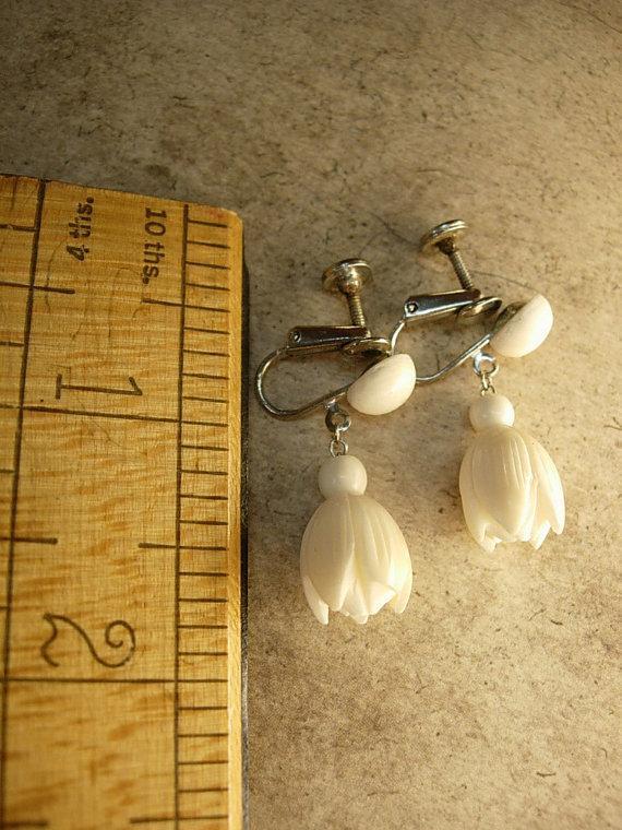 Vintage Ivory Pikake Hawaiian Earrings Jasmine flower Hawaiian PRincess