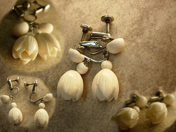 Vintage Ivory Pikake Hawaiian Earrings Jasmine flower Hawaiian PRincess