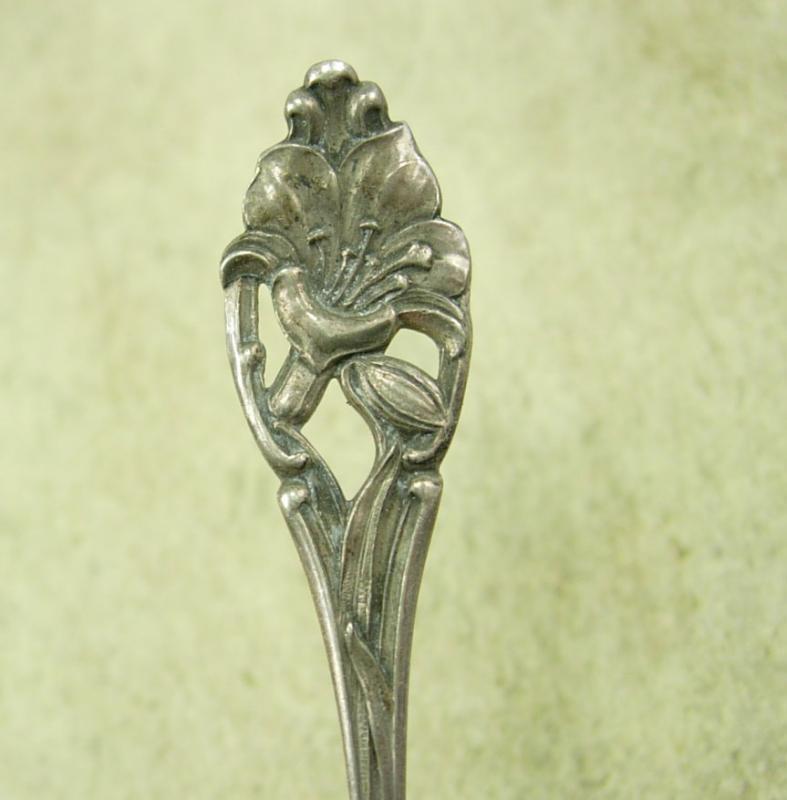 Antique memorial Calla lily Sterling demitasse Spoon