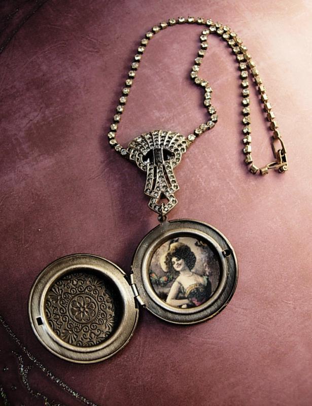 Flapper Locket NEcklace Jeweled top Art deco Paste