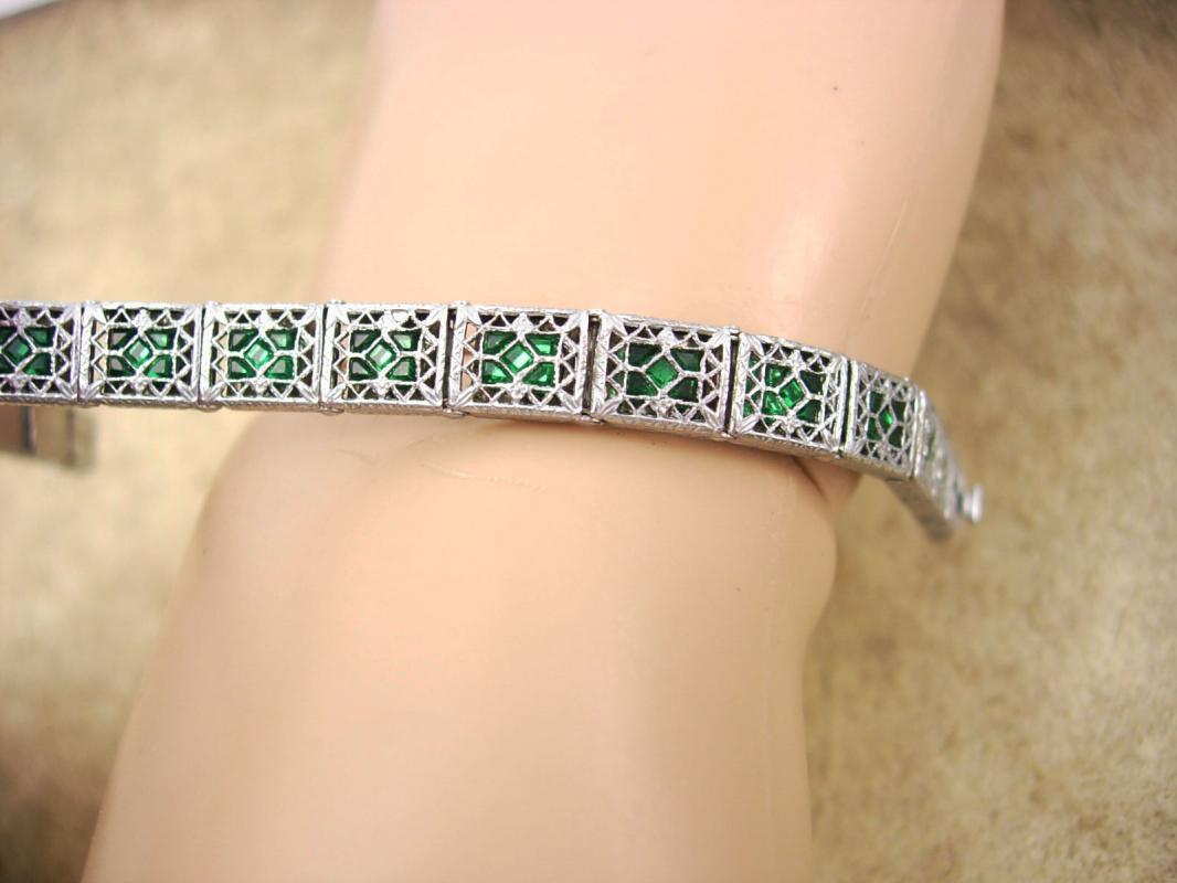 Vintage ART DECO FILIGREE Bracelet 85 green glass Stones GRILL work hinged bracelet