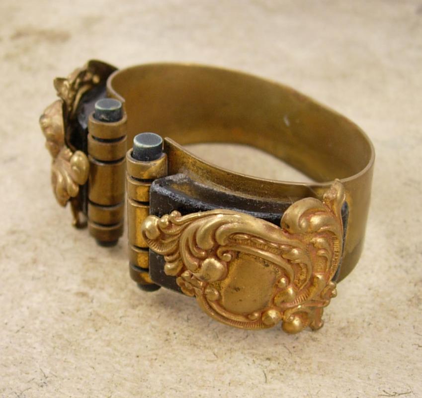 Early 1900 Victorian mourning Cherub bracelet