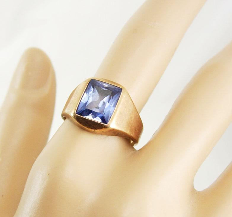 Vintage DECo 10KT GOLD blue topaz heavy ring Man or woman