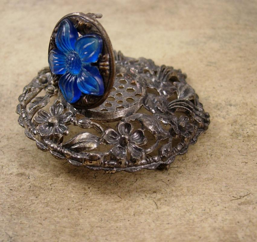 Vintage Rare Victorian Vinaigrette brooch Scent PErfume locket pendant