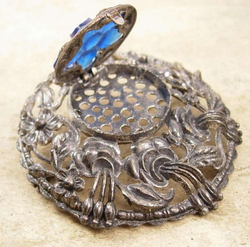 Vintage Rare Victorian Vinaigrette brooch Scent PErfume locket pendant
