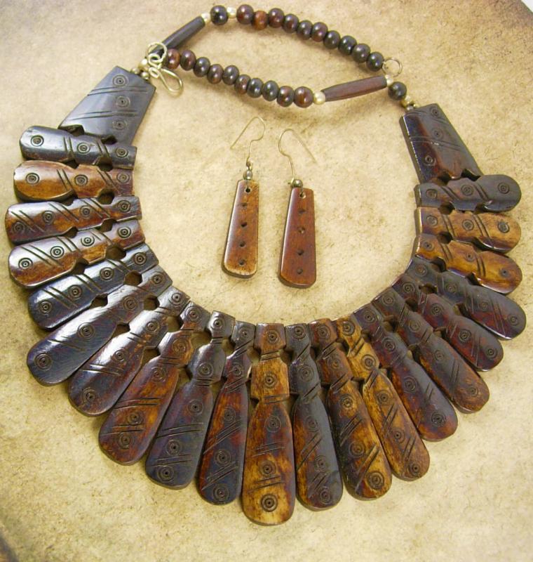 Vintage PRIMITIVE carved NEcklace HUGE BIB collar & Earrings