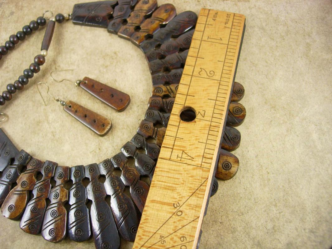 Vintage PRIMITIVE carved NEcklace HUGE BIB collar & Earrings