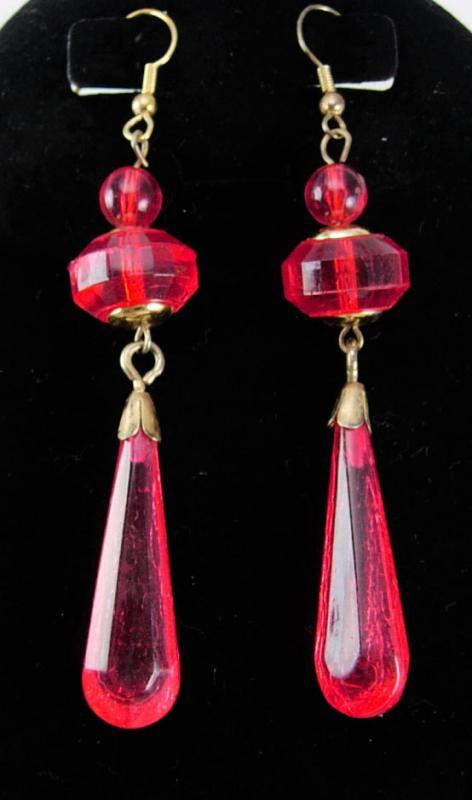 Vintage faceted earrings Shoulder duster Faceted cranberry red chandeliers