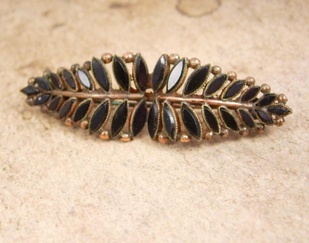ANtique Victorian Brooch HAnd set black MOURNING petit feather design
