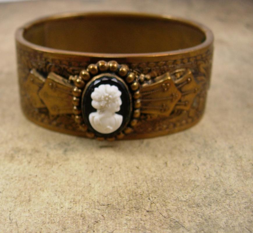 Vintage Victorian Cameo bracelet Fancy wide bangle