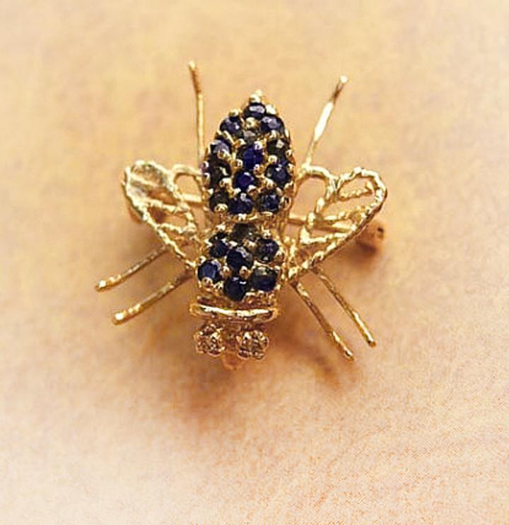 Vintage sapphire fly brooch 10kt gold with diamond eyes pendant too