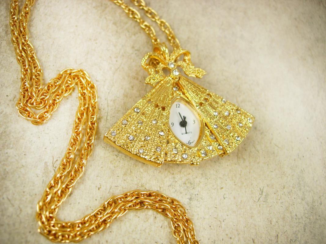 Vintage Watch necklace mechanical Fan that hides watch