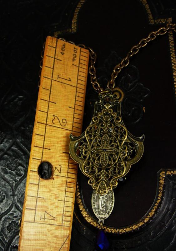 VIntage Infant of Prague Icon watch miniature sacred heart necklace