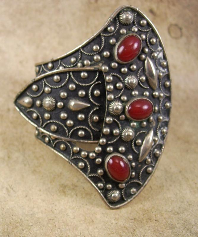Antique buckle Bracelet etruscan carnelian jewels hinged hand wrought