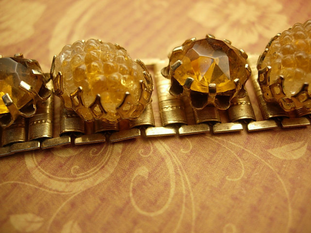Vintage BOOKCHAIN Golden glass BRACELET