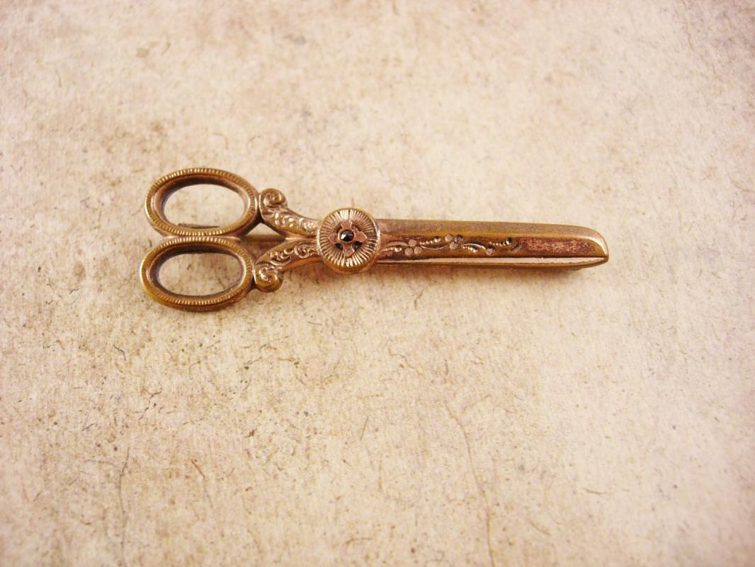 Victorian Garnet Scissors Brooch One of a kind C clasp