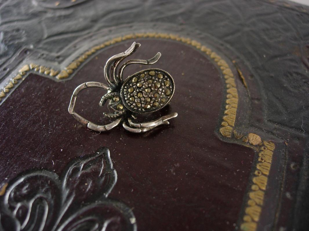 Vintage Sterling SPIDER Brooch Pendant marcasites silver pin