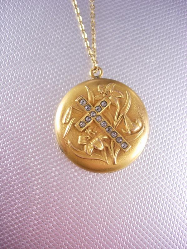 Antique 9kt GOld Nouveau MEMORIAL Locket