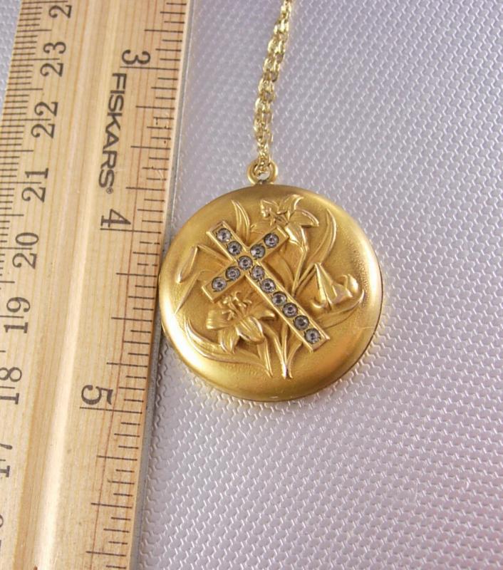 Antique 9kt GOld Nouveau MEMORIAL Locket