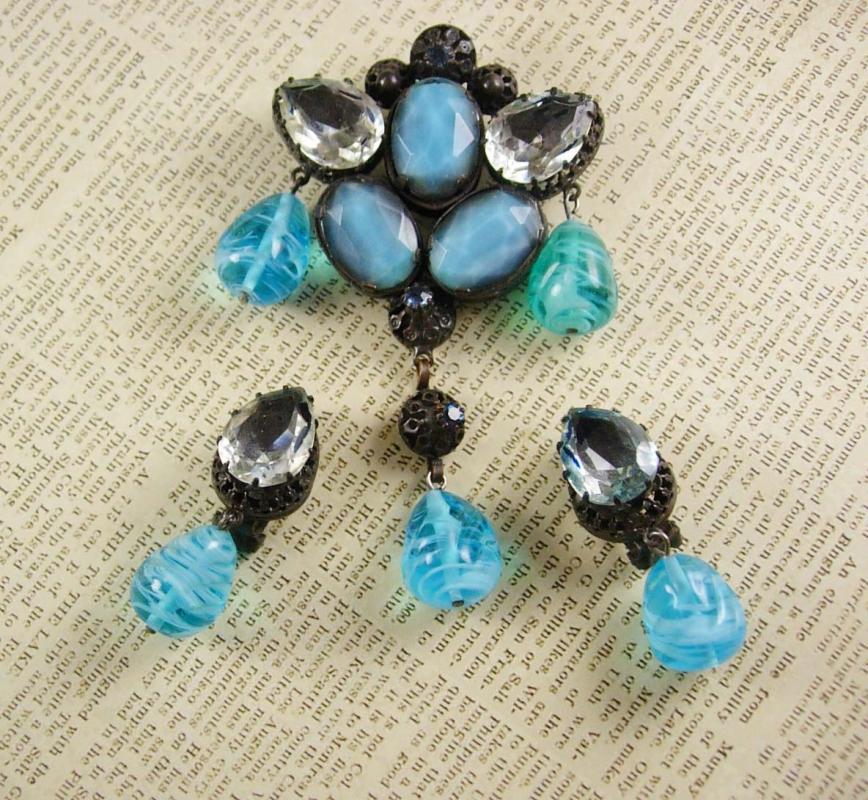 Rare Beauty Demi parure Brooch earrings poured dangle glass drops signed Austria