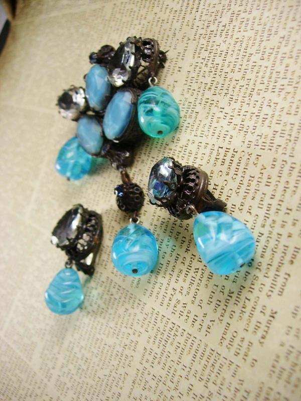 Rare Beauty Demi parure Brooch earrings poured dangle glass drops signed Austria