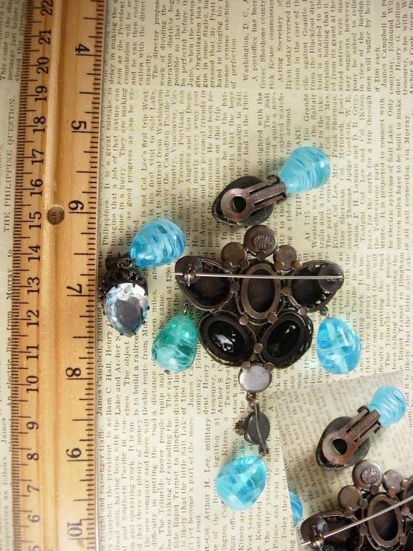 Rare Beauty Demi parure Brooch earrings poured dangle glass drops signed Austria